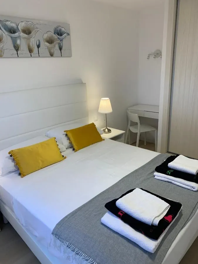 Rociega 35 Apartment 7 100 Meters From The Sea Front Puerto del Carmen  0*, Puerto del Carmen (Lanzarote)